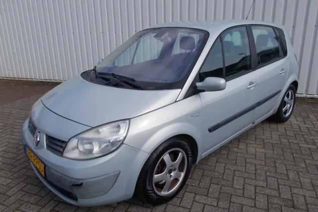 Renault Scénic (2004) thumbnail 1