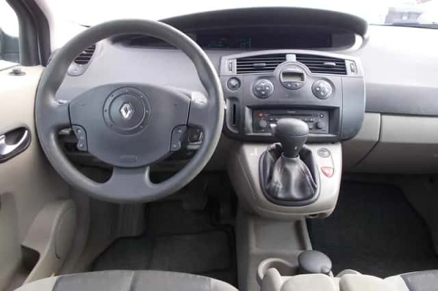 Renault Scénic (2004) thumbnail 5
