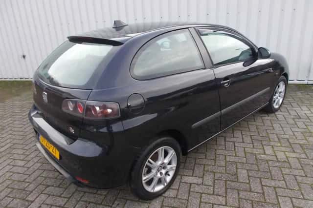 SEAT Ibiza (2008) thumbnail 2