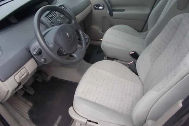 Renault Scénic (2006) thumbnail 3