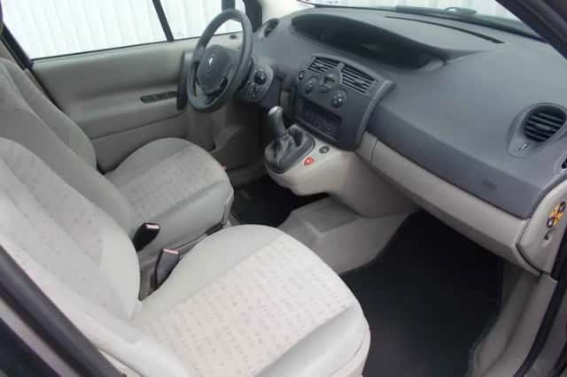 Renault Scénic (2006) thumbnail 4
