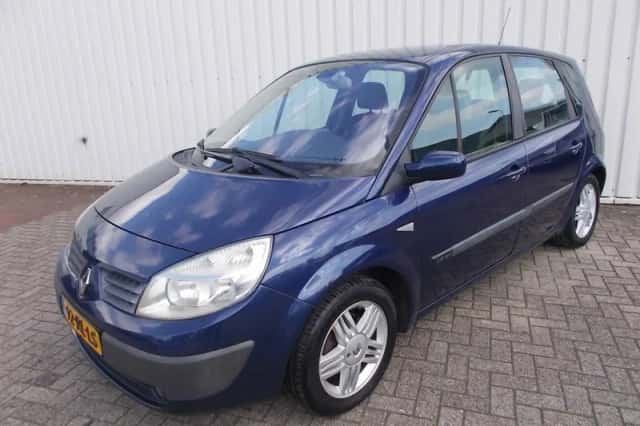 Renault Scénic (2005) thumbnail 1