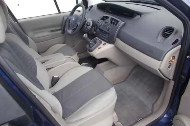 Renault Scénic (2005) thumbnail 4