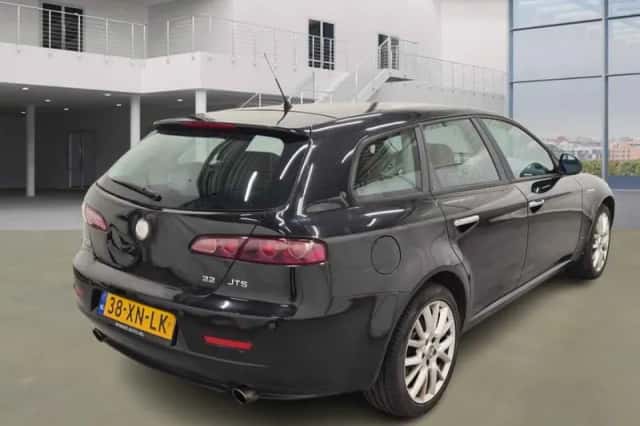 Alfa Romeo 159 (2007) thumbnail 2