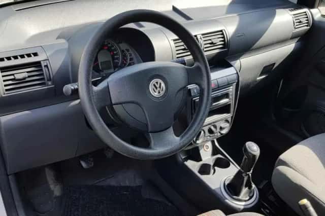 Volkswagen Fox (2009) thumbnail 3