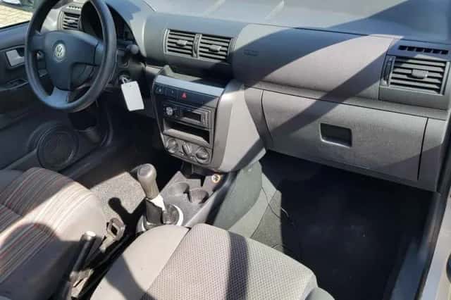 Volkswagen Fox (2009) thumbnail 4