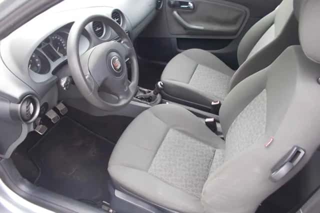 SEAT Ibiza (2006) thumbnail 3