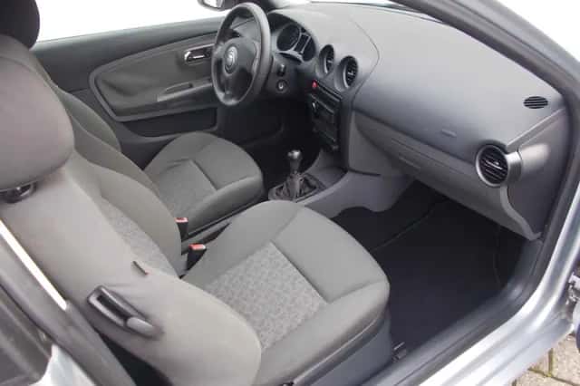SEAT Ibiza (2006) thumbnail 4