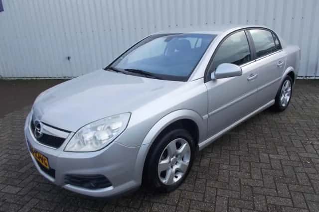 Opel Vectra (2007) thumbnail 1