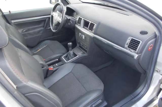 Opel Vectra (2007) thumbnail 4