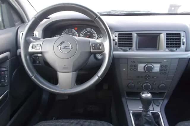 Opel Vectra (2007) thumbnail 5
