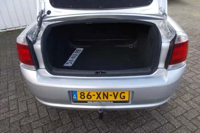 Opel Vectra (2007) thumbnail 6