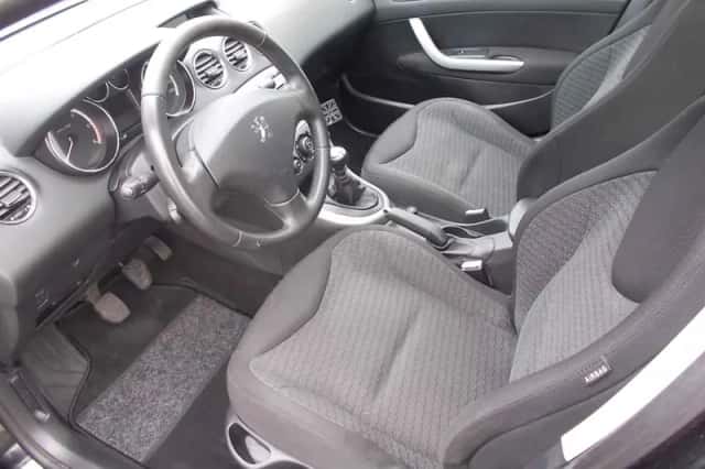 Peugeot 308 (2009) thumbnail 3