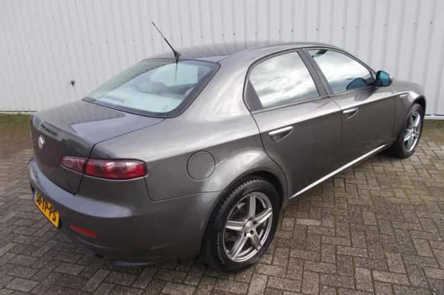 Alfa Romeo 159 (2007) thumbnail 2