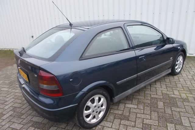 Opel Astra (2003) thumbnail 2
