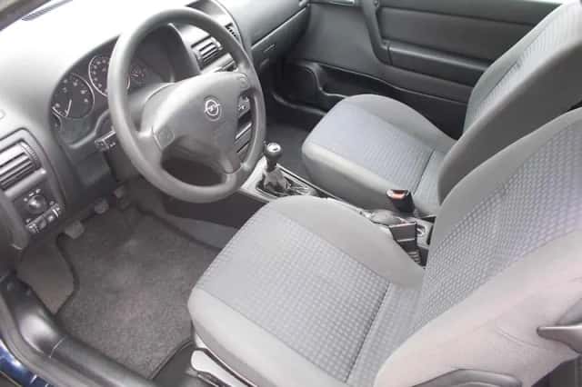 Opel Astra (2003) thumbnail 3