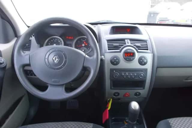 Renault Mégane (2004) thumbnail 5