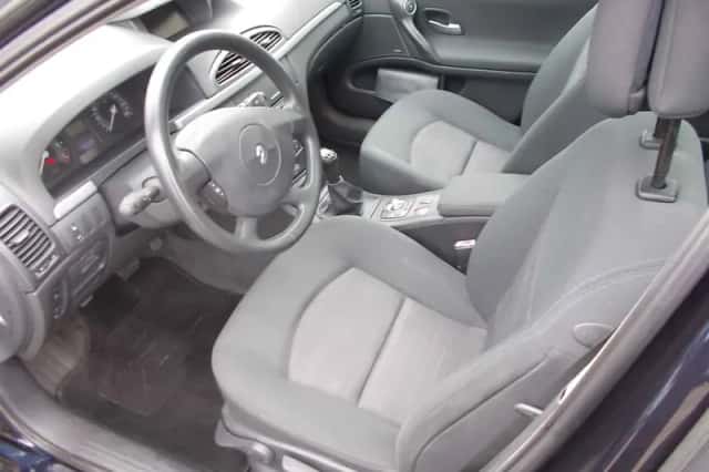 Renault Laguna (2007) thumbnail 3