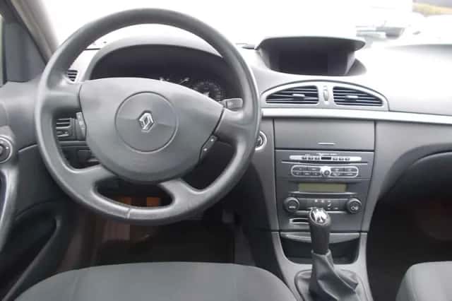 Renault Laguna (2007) thumbnail 5