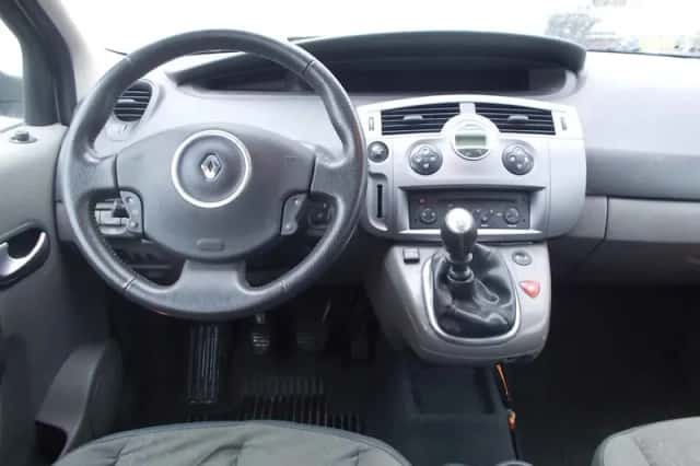 Renault Scénic (2008) thumbnail 5
