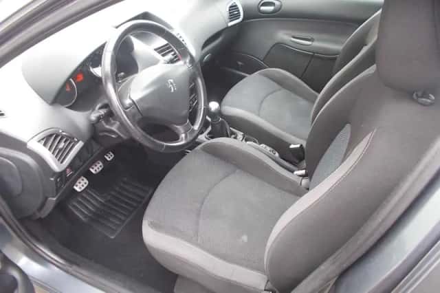 Peugeot 206+ (2009) thumbnail 3