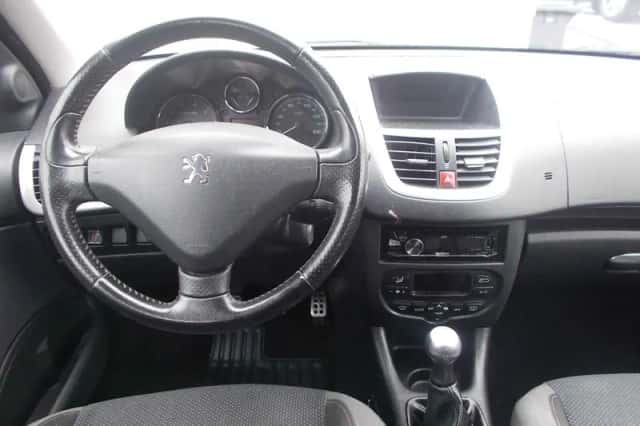 Peugeot 206+ (2009) thumbnail 5