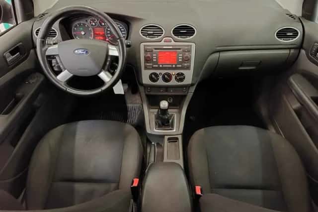 Ford Focus (2008) thumbnail 4