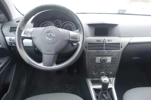 Opel Astra (2007) thumbnail 5