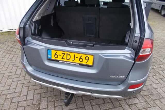 Renault Koleos (2008) thumbnail 6