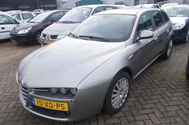 Alfa Romeo 159 (2007) thumbnail 1