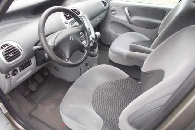 Citroën Xsara Picasso (2010) thumbnail 3