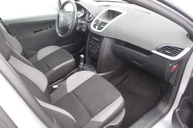 Peugeot 207 (2008) thumbnail 4