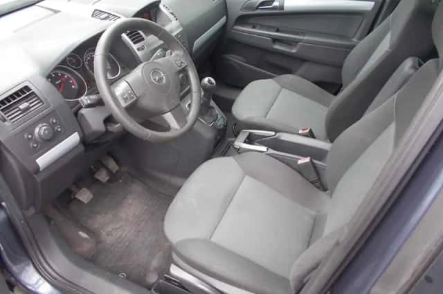 Opel Zafira (2007) thumbnail 3