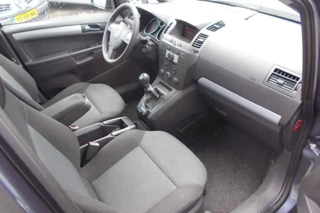 Opel Zafira (2007) thumbnail 4