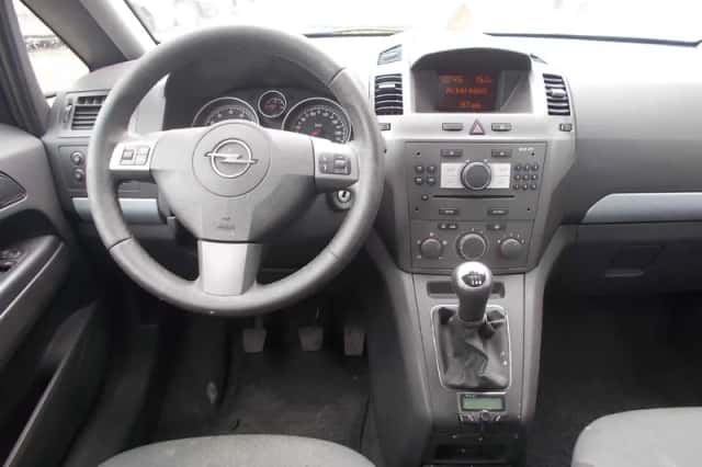 Opel Zafira (2007) thumbnail 5