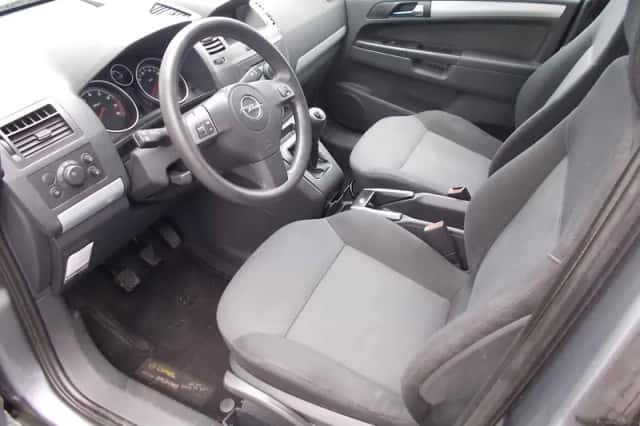 Opel Zafira (2006) thumbnail 3