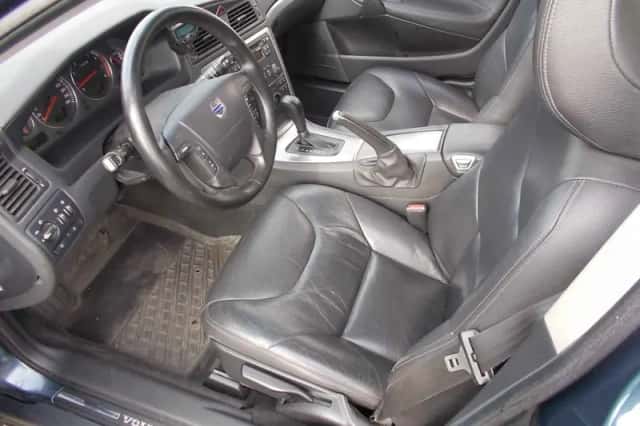 Volvo V70 (2005) thumbnail 3