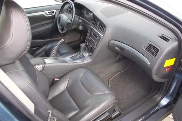 Volvo V70 (2005) thumbnail 4