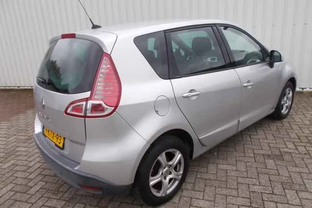 Renault Scénic (2009) thumbnail 2