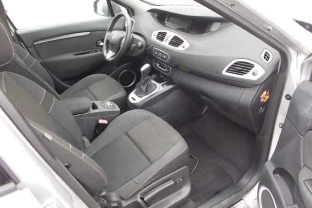 Renault Scénic (2009) thumbnail 4