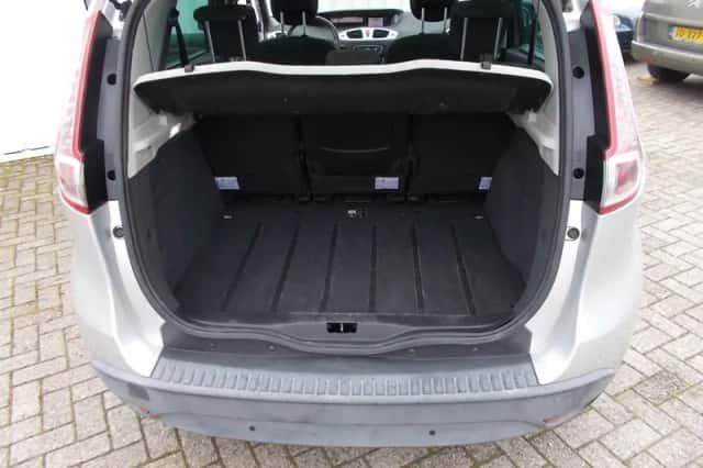 Renault Scénic (2009) thumbnail 6