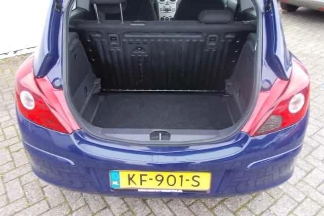 Opel Corsa (2009) thumbnail 6