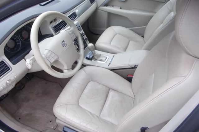 Volvo V70 (2008) thumbnail 3