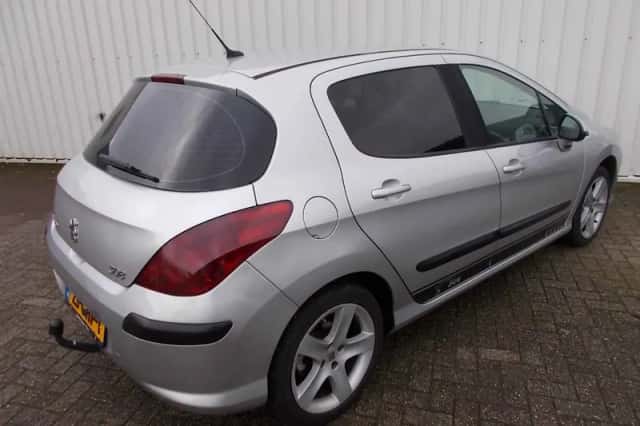 Peugeot 308 (2008) thumbnail 2