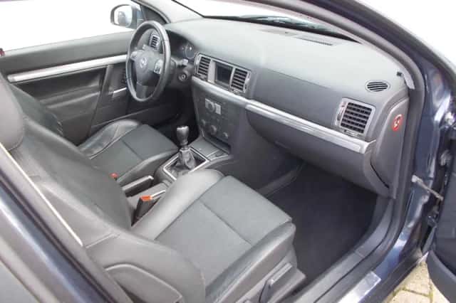 Opel Vectra (2007) thumbnail 4