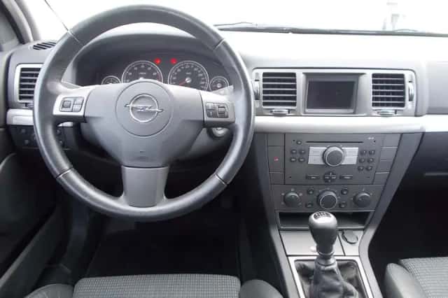 Opel Vectra (2007) thumbnail 5