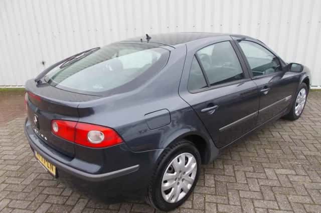 Renault Laguna (2007) thumbnail 2