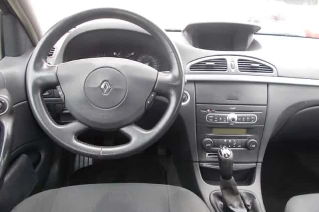 Renault Laguna (2007) thumbnail 5