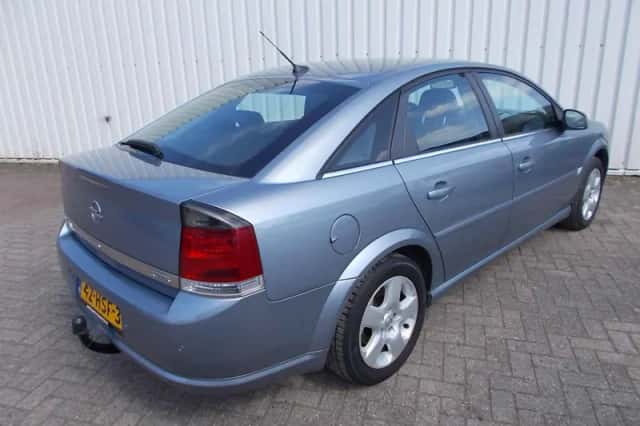 Opel Vectra (2009) thumbnail 2