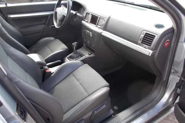 Opel Vectra (2009) thumbnail 4